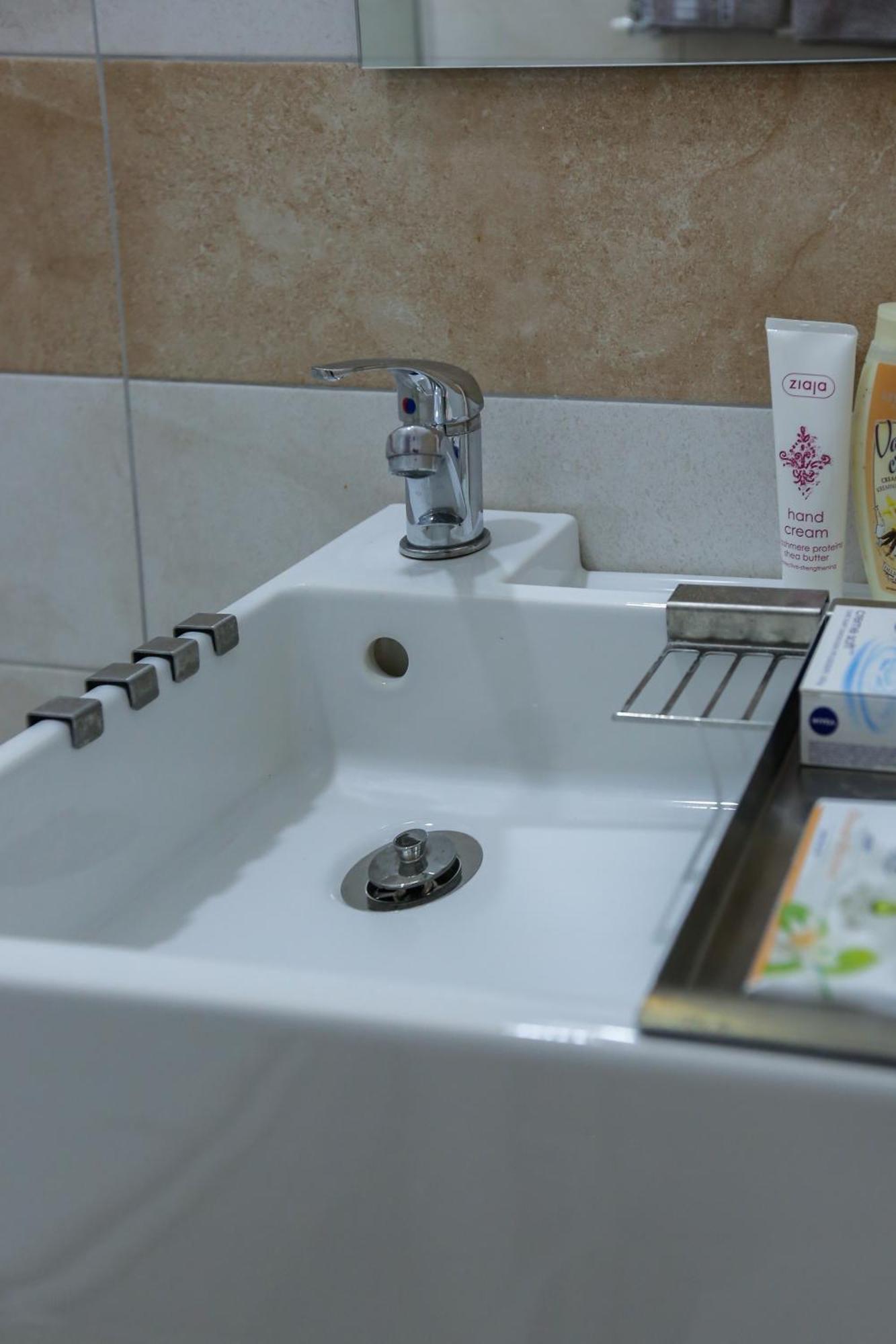 נובי סאד Studio Jasna מראה חיצוני תמונה